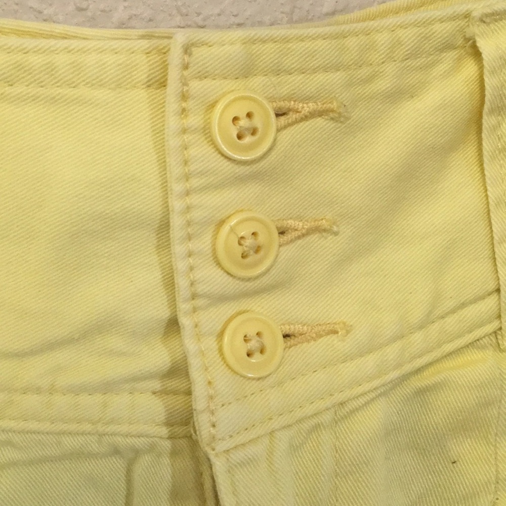 Express Yellow shorts - Picture 2 of 3